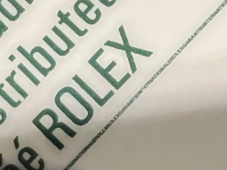 ロレックス 保証書 GARANTY ギャランティー(2006〜2014年)クライアントコード(出荷国番号)170 イタリア 保証書の偽造防止対策
ブラックライトを当てるとROLEXの文字が浮かび上がります。
