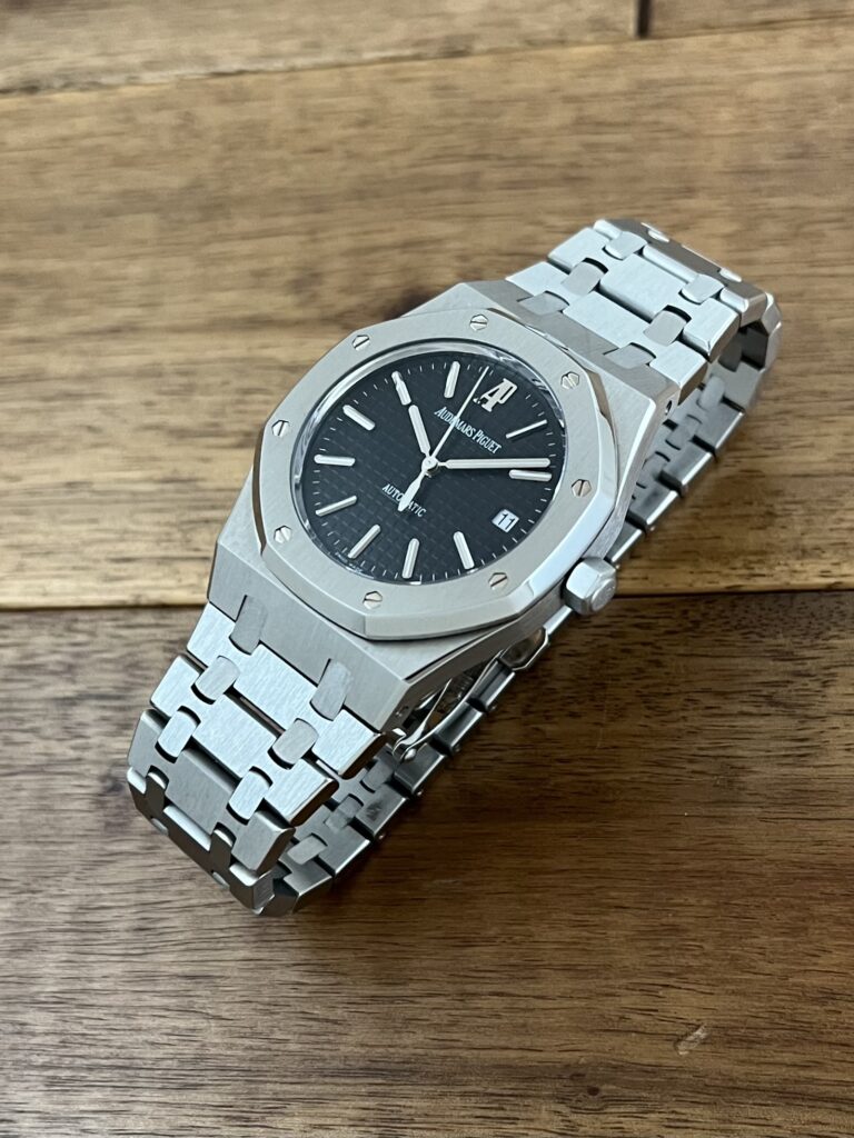 オーデマピゲ AUDEMARS PIGUET ロイヤルオーク 15300ST.00.1220ST.03 ブラック 中古 5時側から 委託 高価 買取 販売 名古屋