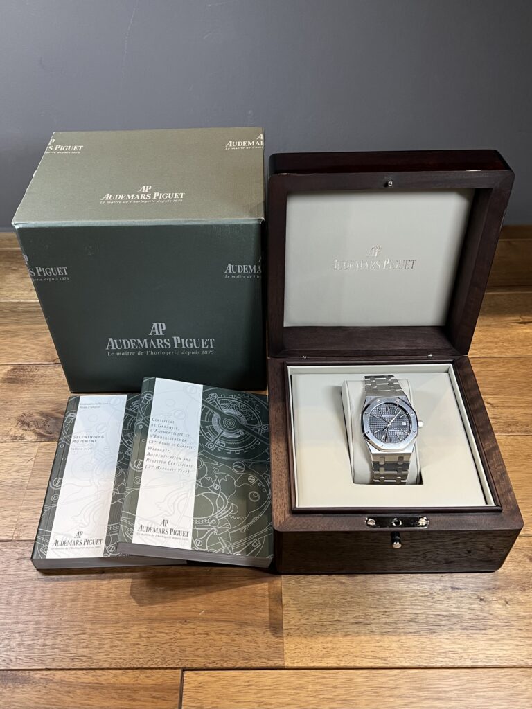 オーデマピゲ AUDEMARS PIGUET ロイヤルオーク 15300ST.00.1220ST.03 ブラック 中古 付属品 委託 高価 買取 販売 名古屋