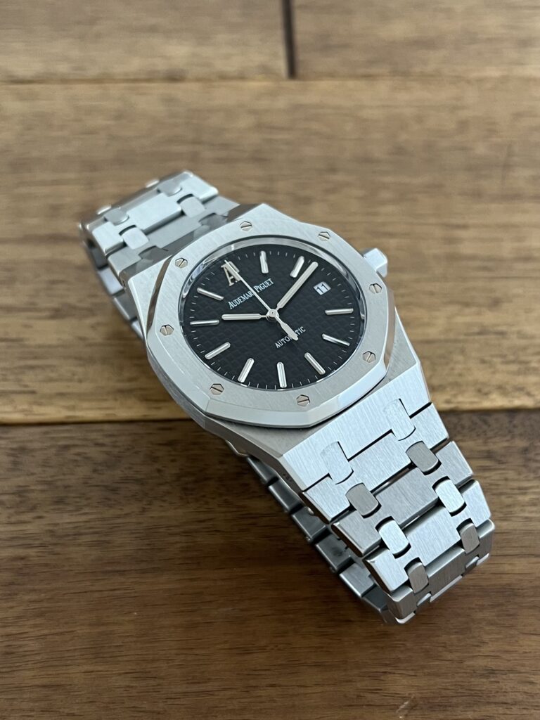 オーデマピゲ AUDEMARS PIGUET ロイヤルオーク 15300ST.00.1220ST.03 ブラック 中古 7時側から 委託 高価 買取 販売 名古屋