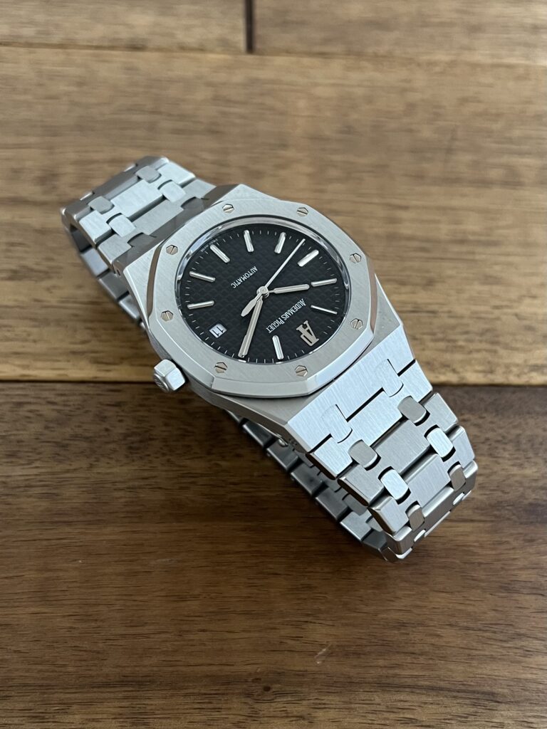 オーデマピゲ AUDEMARS PIGUET ロイヤルオーク 15300ST.00.1220ST.03 ブラック 中古 1時側から 委託 高価 買取 販売 名古屋