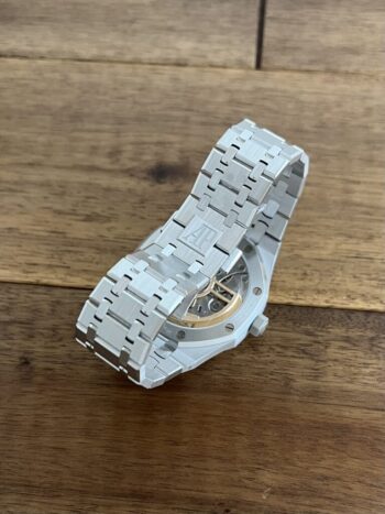 オーデマピゲ AUDEMARS PIGUET ロイヤルオーク 15510BC.OO.1320BC.02 スモークブルー 保2023 未使用 正面 委託 高価 買取 販売 名古屋 バックル側から