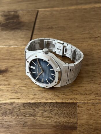 オーデマピゲ AUDEMARS PIGUET ロイヤルオーク 15510BC.OO.1320BC.02 スモークブルー 保2023 未使用 正面から全体 委託 高価 買取 販売 名古屋