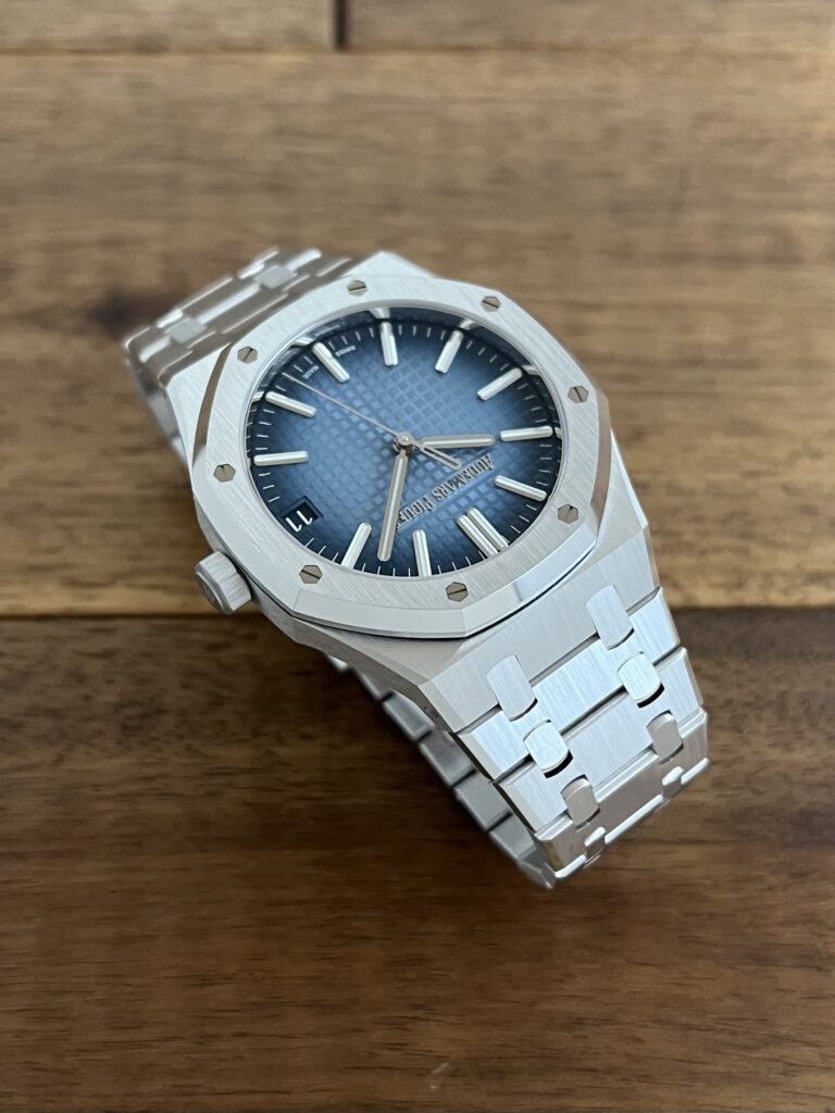 オーデマピゲ AUDEMARS PIGUET ロイヤルオーク 15510BC.OO.1320BC.02 スモークブルー 保2023 未使用 1時側から 委託 高価 買取 販売 名古屋