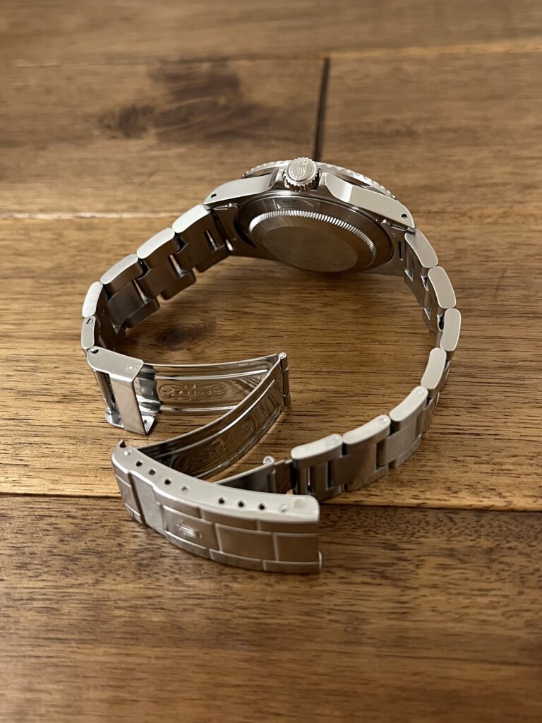 ロレックス サブマリーナ デイト 16800 ブラック(黒) 72番 トリチウム 中古 ヴィンテージ クラスプ側から全体 委託 高価 買取 販売 名古屋