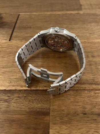 オーデマピゲ ロイヤルオーク 15510ST.OO.1320ST.08 シルバー 未使用 クラスプ側から全体 委託 高価 買取 販売 名古屋