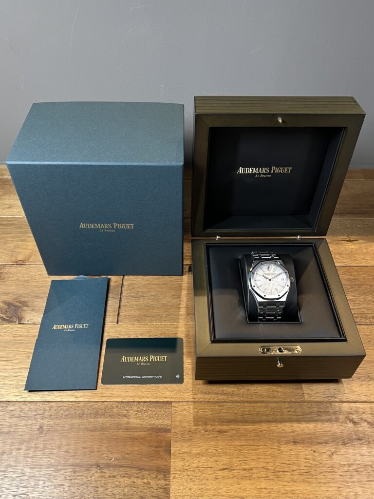 オーデマピゲ ロイヤルオーク 15510ST.OO.1320ST.08 シルバー 未使用 付属品 委託 高価 買取 販売 名古屋