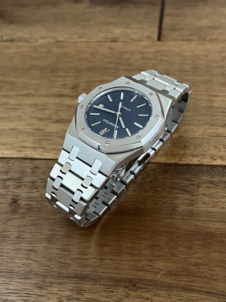 オーデマピゲ AUDEMARS PIGUET ロイヤルオーク 15300ST.OO.1220ST.02 ブルー 中古 11時側から 委託 高価 買取 販売 名古屋