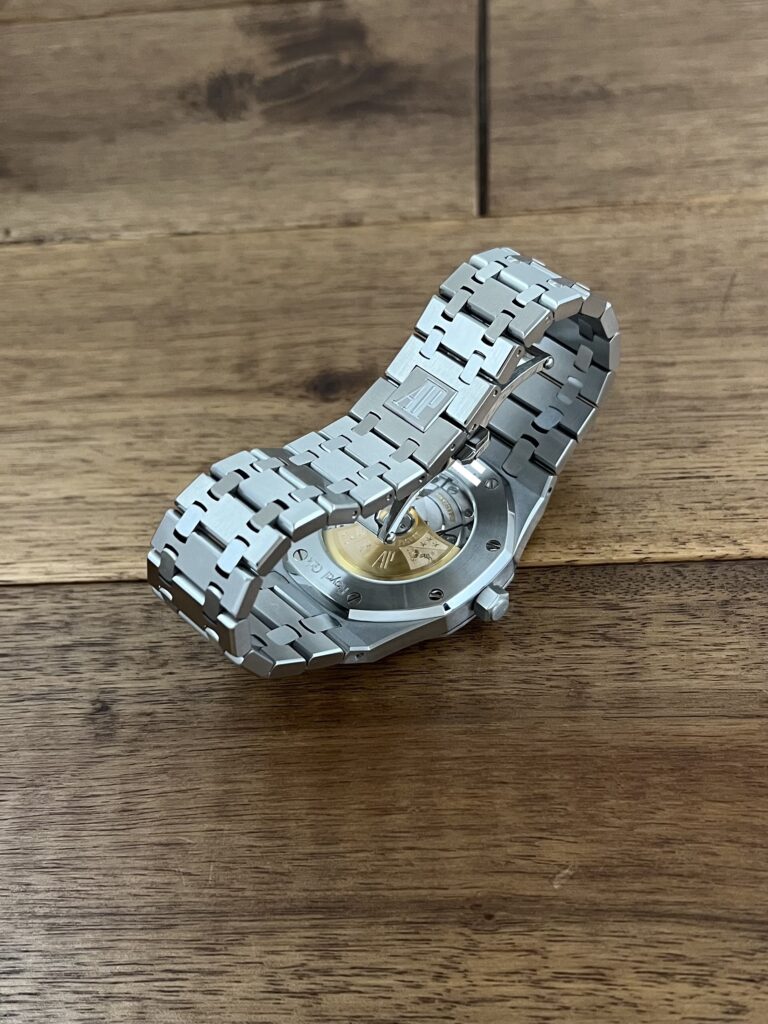 オーデマピゲ AUDEMARS PIGUET ロイヤルオーク 15300ST.OO.1220ST.02 ブルー 中古 バックル側から 委託 高価 買取 販売 名古屋