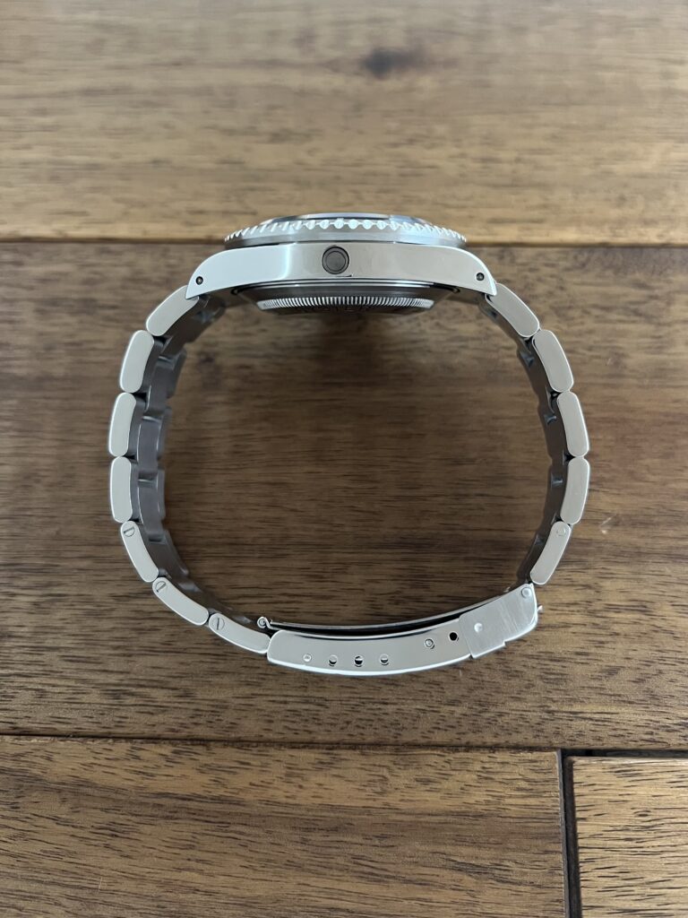 中古 ロレックス シードゥエラー 16600 N4番 トリチウム ブラック文字盤 セミヴィンテージ ケースサイドからの画像