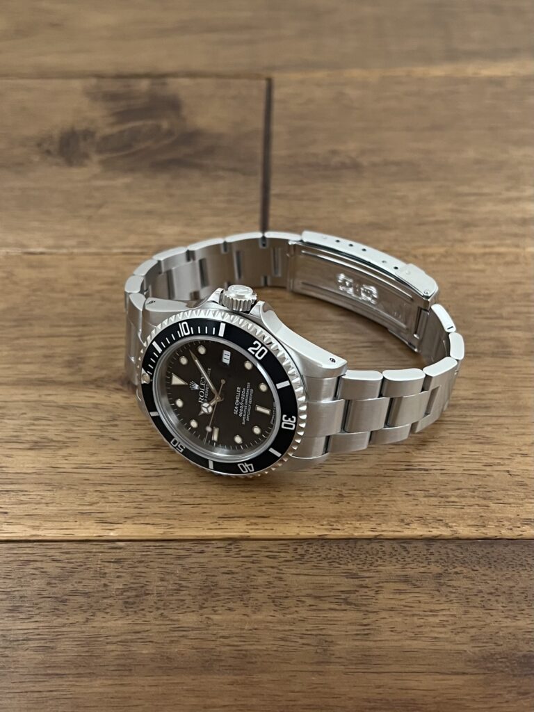 中古 ロレックス シードゥエラー 16600 N4番 トリチウム ブラック文字盤 セミヴィンテージ 正面から全体の画像