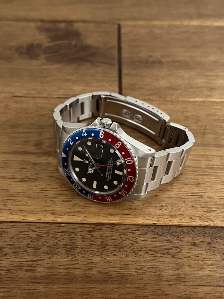 ロレックス GMTマスター 16750 72番台 ブラックダイアル 赤青ベゼル フチなし トリチウム セミヴィンテージ 中古 正面から全体の画像 委託 高価 買取 販売 名古屋