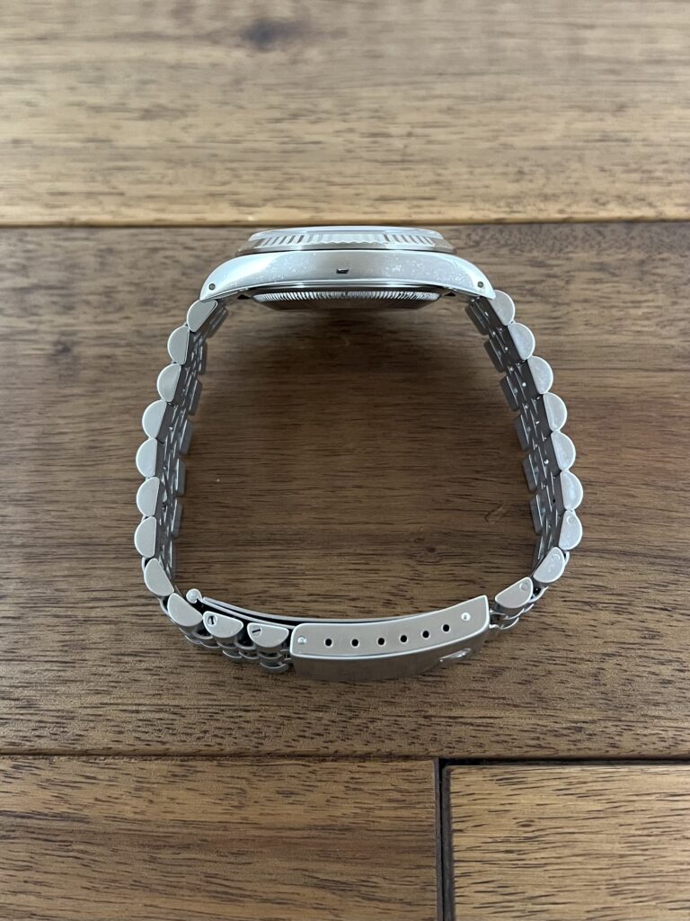 ロレックス デイトジャスト 16234 X8番 クリーム ローマン ダイアル 中古 ケースサイドからの画像 委託 高価 買取 販売 名古屋