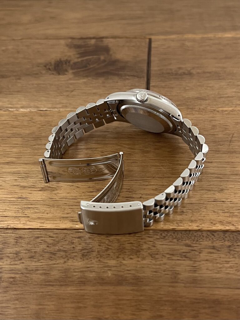 ロレックス デイトジャスト 16234 X8番 クリーム ローマン ダイアル 中古 クラスプ側から全体の画像 委託 高価 買取 販売 名古屋