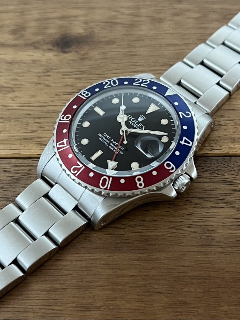 ロレックス GMTマスター 16750 95番台 ブラックダイアル 赤青ベゼル フチあり シングルバックル トリチウム 中古 セミヴィンテージ 5時側からの画像 委託 高価 買取 販売 名古屋
