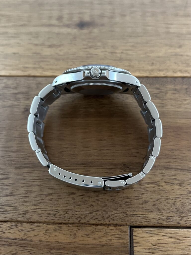 ロレックス GMTマスター 16750 95番台 ブラックダイアル 赤青ベゼル フチあり シングルバックル トリチウム 中古 セミヴィンテージ リューズ側からの画像 委託 高価 買取 販売 名古屋